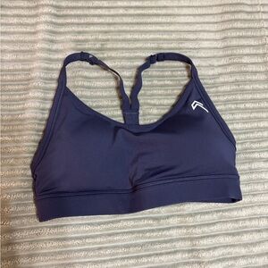 Everyday sports bra from oner active
Size small
Blue